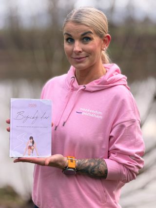Diář je ideální dárek pod stromeček pro všechny běžecké nadšence 🎁🎄💕 #spoluprace #bezeckydiar2026 #podstromeček #run4you
